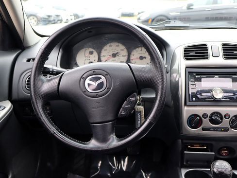 Used 2003 MAZDA Protege5 FWD image 13