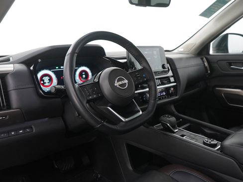 Used 2024 Nissan Pathfinder Platinum AWD/4WD image 29