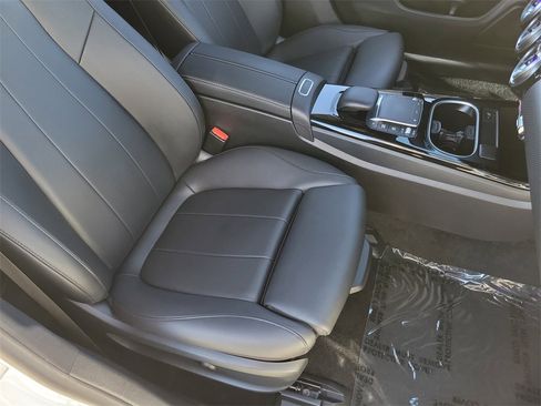 Used 2023 Mercedes-Benz CLA 250 w/ Premium Package image 22