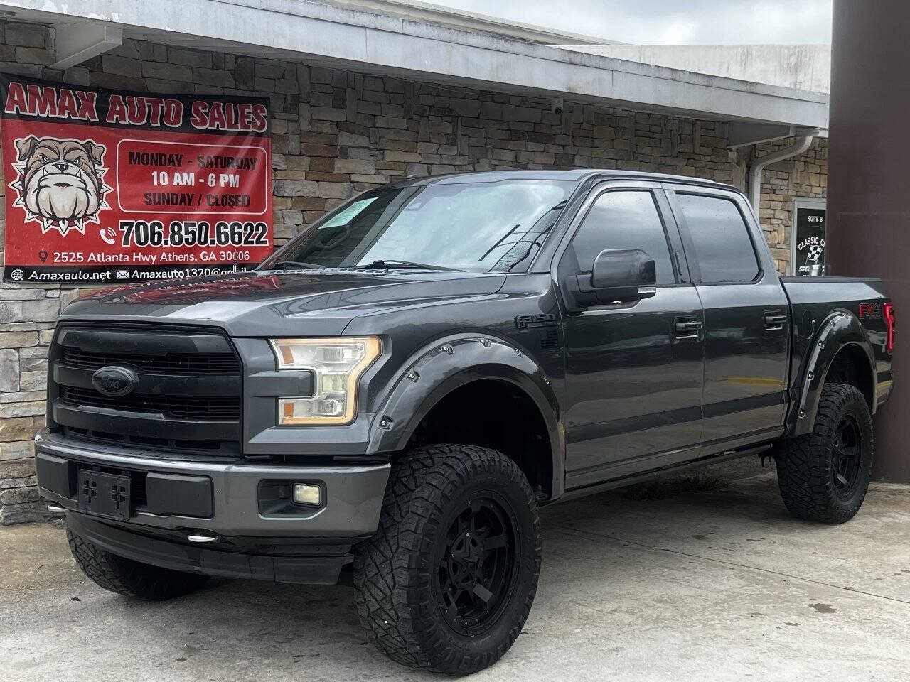 Used 2017 Ford F150 Lariat w/ Equipment Group 502A Luxury AWD/4WD image 2