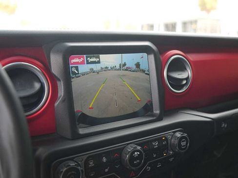 Used 2021 Jeep Gladiator Rubicon AWD/4WD image 24