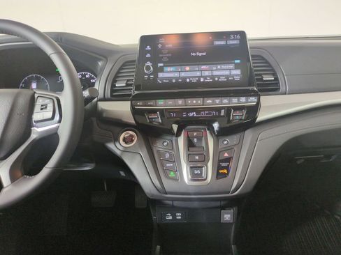 Used 2025 Honda Odyssey EX-L image 17