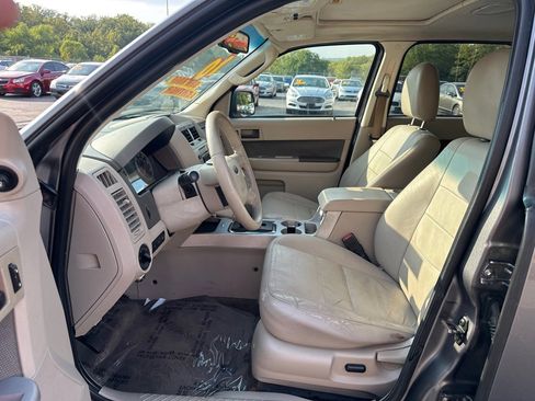 Used 2010 Ford Escape XLT image 9