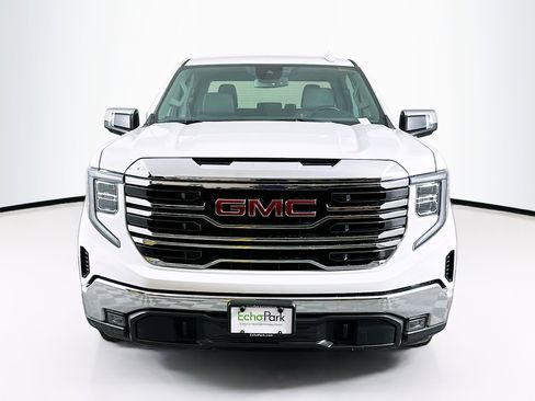 Used 2025 GMC Sierra 1500 SLT image 2