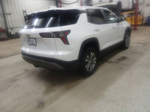 Used 2025 Chevrolet Equinox LT image 4