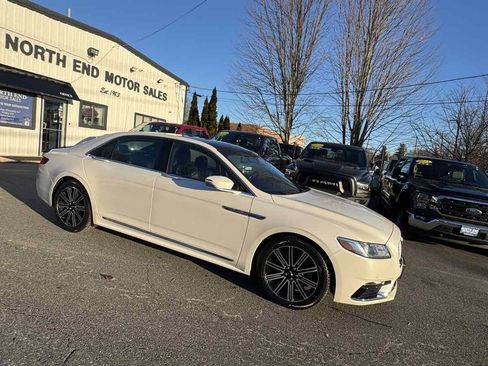 Used 2018 Lincoln Continental Reserve w/ Continental Climate Package image 2