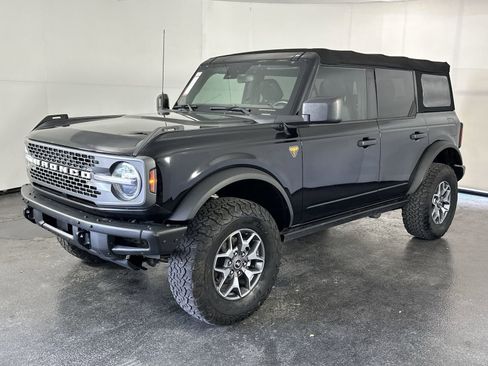 Used 2021 Ford Bronco Badlands image 6