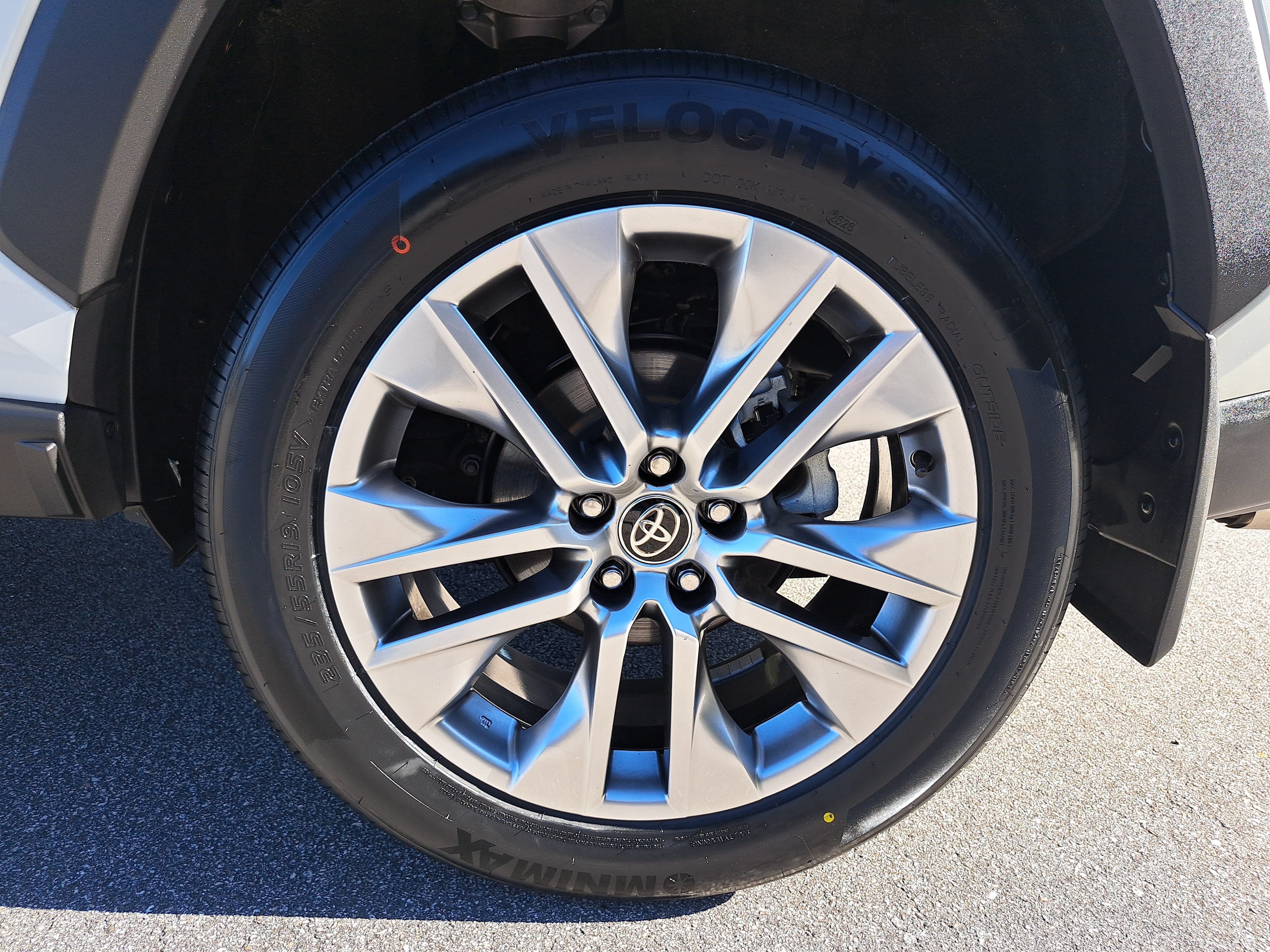 Used 2022 Toyota RAV4 XLE Premium AWD/4WD image 31