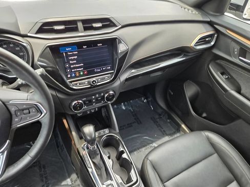 Used 2022 Chevrolet TrailBlazer ACTIV w/ Sun and Liftgate Package FWD image 21