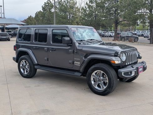 Used 2022 Jeep Wrangler Unlimited Sahara w/ Cold Weather Group image 3