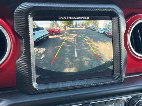 Used 2019 Jeep Wrangler Unlimited Rubicon AWD/4WD image 24