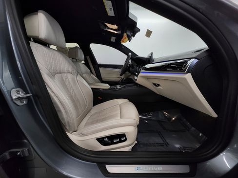 Used 2018 BMW 530e xDrive image 26