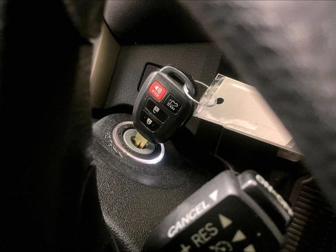 Used 2015 Toyota RAV4 XLE AWD/4WD image 12