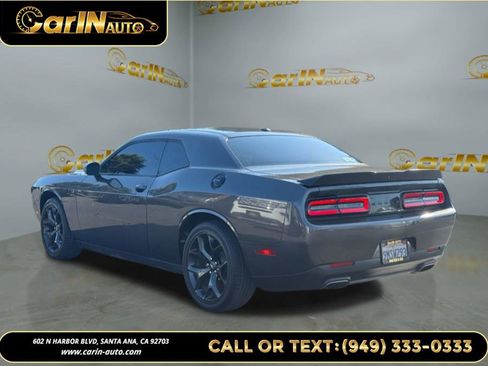 Used 2020 Dodge Challenger SXT w/ Blacktop Package image 7