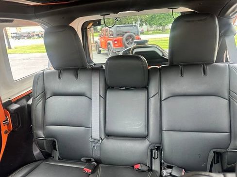 Used 2025 Jeep Wrangler Unlimited Sahara AWD/4WD image 25