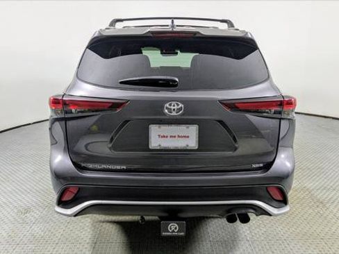 Used 2024 Toyota Highlander XSE FWD image 6