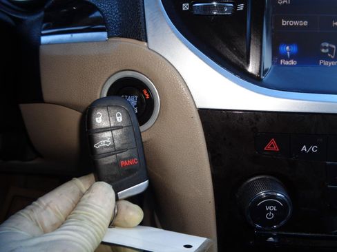 Used 2013 Chrysler 300 RWD image 19