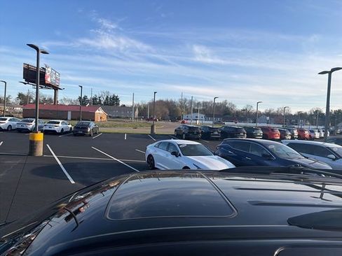 Used 2014 Toyota Sienna XLE w/ Entertainment Package image 4