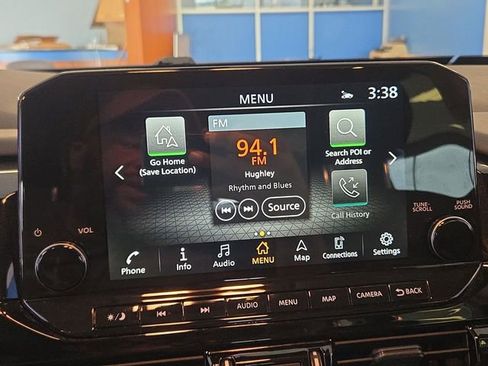 Used 2024 Nissan Pathfinder SL image 16