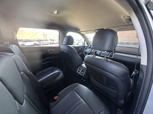 Used 2023 Kia Sorento EX image 38