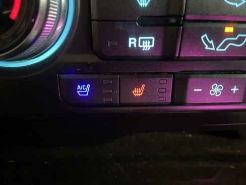 Used 2016 Ford F150 Platinum w/ Technology Package image 8