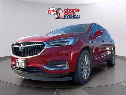 Used 2019 Buick Enclave Essence image 1