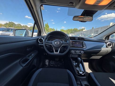 Used 2025 Nissan Versa SV FWD image 32
