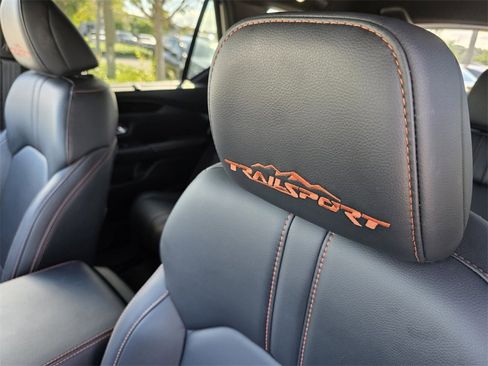 Used 2023 Honda Pilot TrailSport image 12