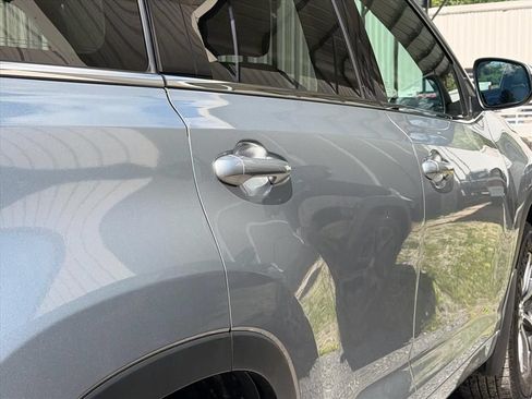 Used 2018 Toyota Highlander XLE AWD/4WD image 21