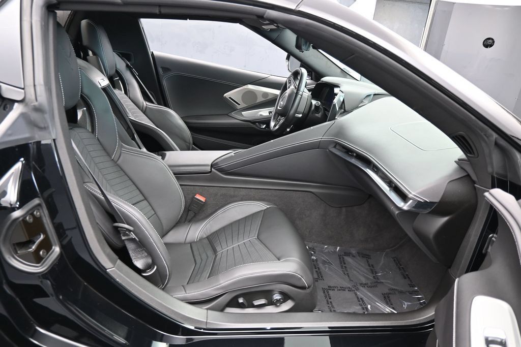 Used 2024 Chevrolet Corvette Stingray Preferred Conv w/ Z51 Performance Package RWD image 36