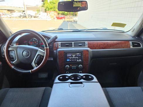 Used 2013 Chevrolet Tahoe LS w/ Convenience Package AWD/4WD image 14