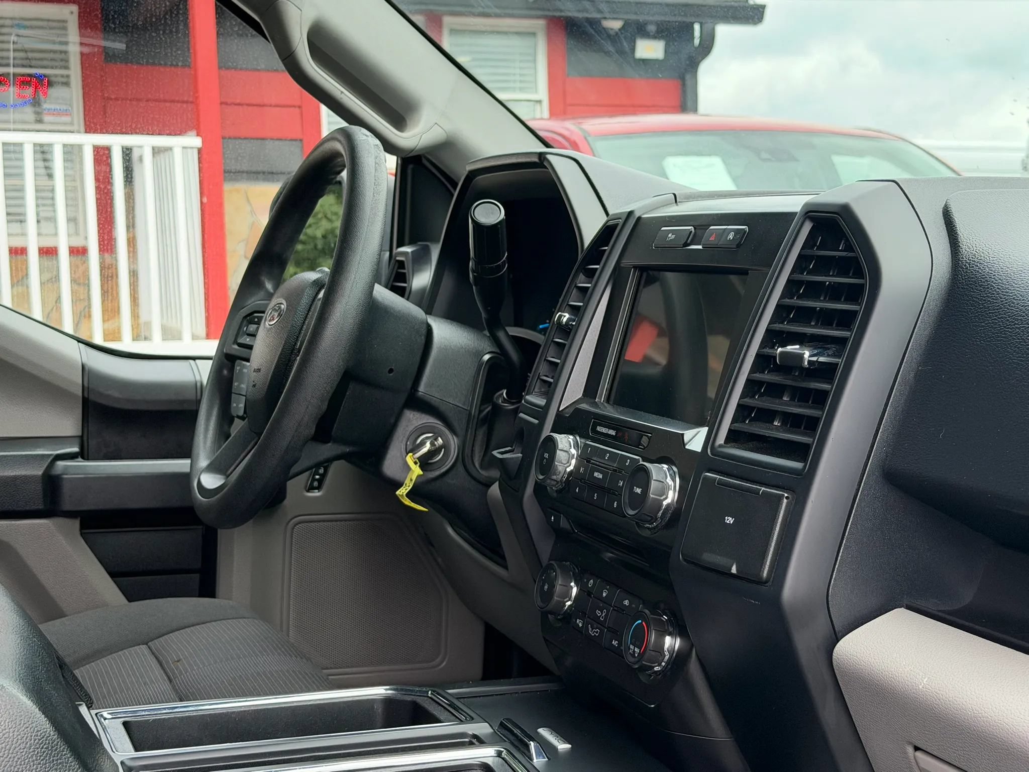 Used 2017 Ford F150 XL w/ Equipment Group 101A Mid RWD image 15