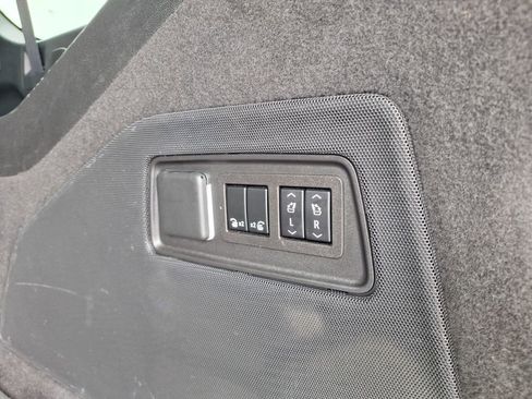 Used 2023 Cadillac Escalade ESV Luxury RWD image 27