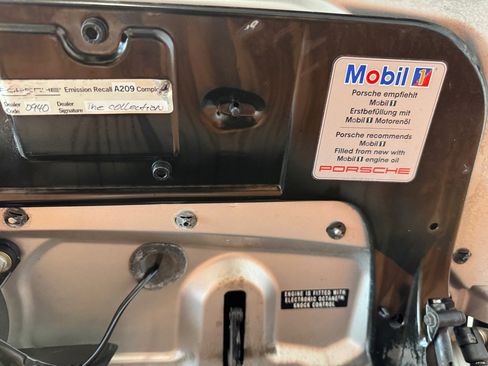 Used 2001 Porsche 911 Cabriolet image 33