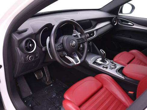 Certified 2024 Alfa Romeo Stelvio Veloce AWD/4WD image 6