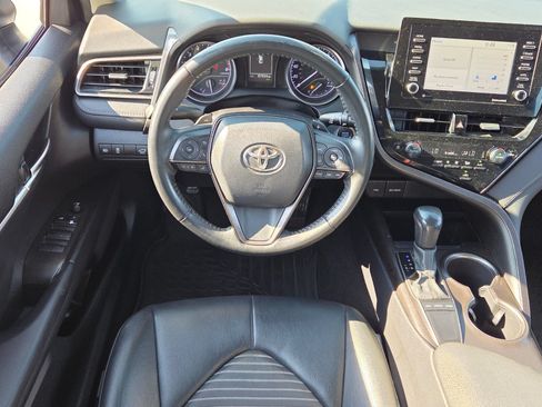 Used 2022 Toyota Camry SE w/ Convenience Package FWD image 7