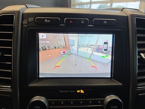 Used 2019 Ford Expedition XLT w/ Equipment Group 202A RWD image 28