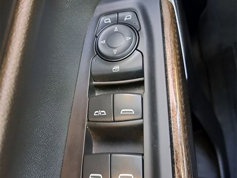 Used 2021 Chevrolet Silverado 1500 LT w/ Convenience Package II image 18