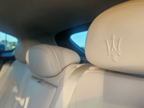 Used 2019 Maserati Levante GranLusso image 28