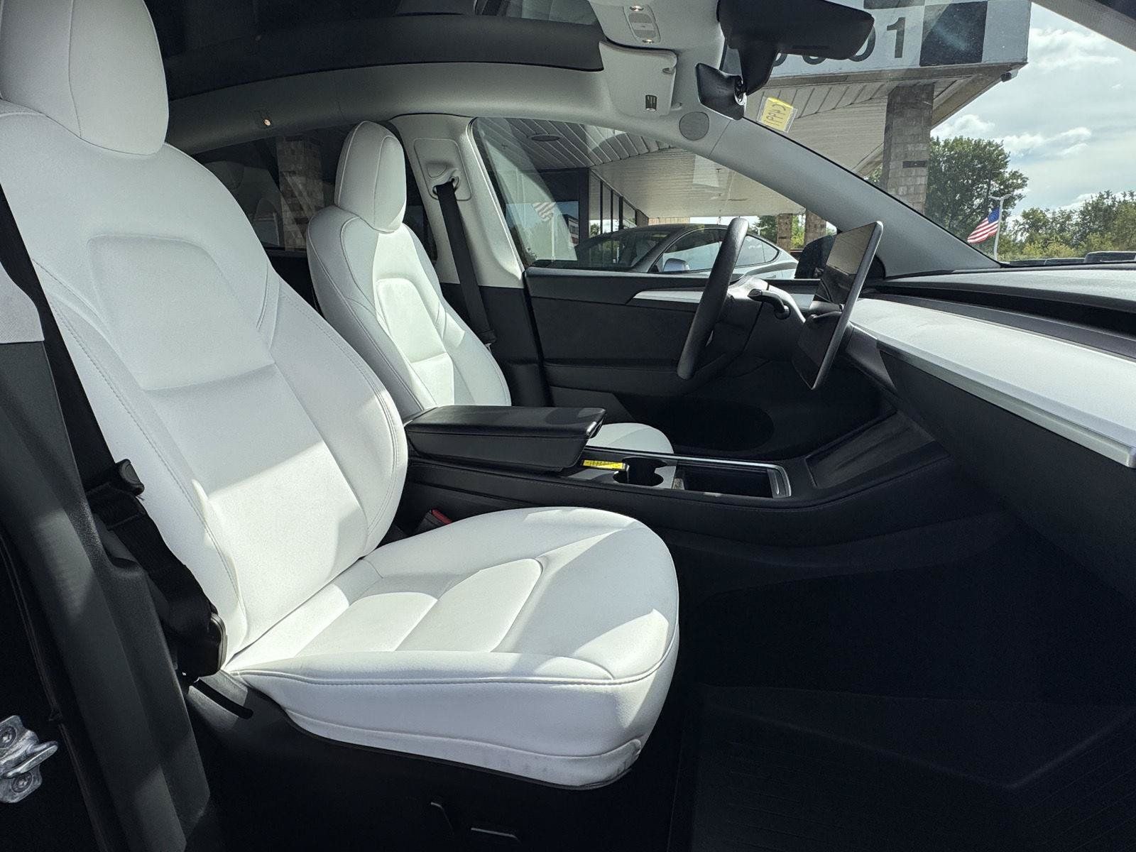 Used 2022 Tesla Model Y Performance AWD/4WD image 22