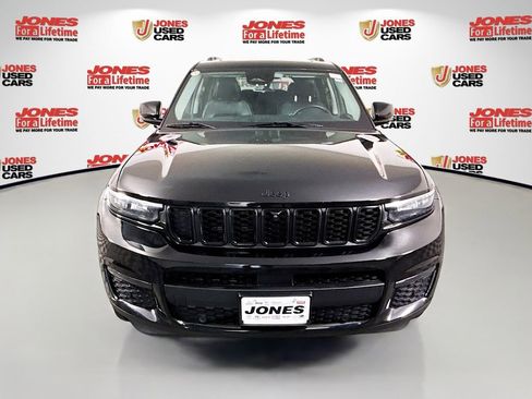 Used 2022 Jeep Grand Cherokee L Limited w/ Luxury Tech Group II image 15