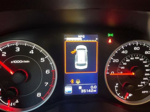 Used 2021 Subaru Ascent Premium w/ Convenience Package image 8