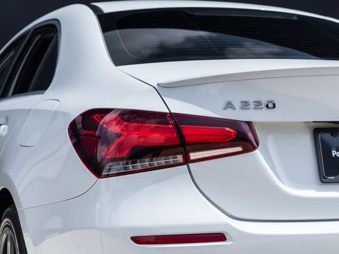 Used 2019 Mercedes-Benz A 220 image 12