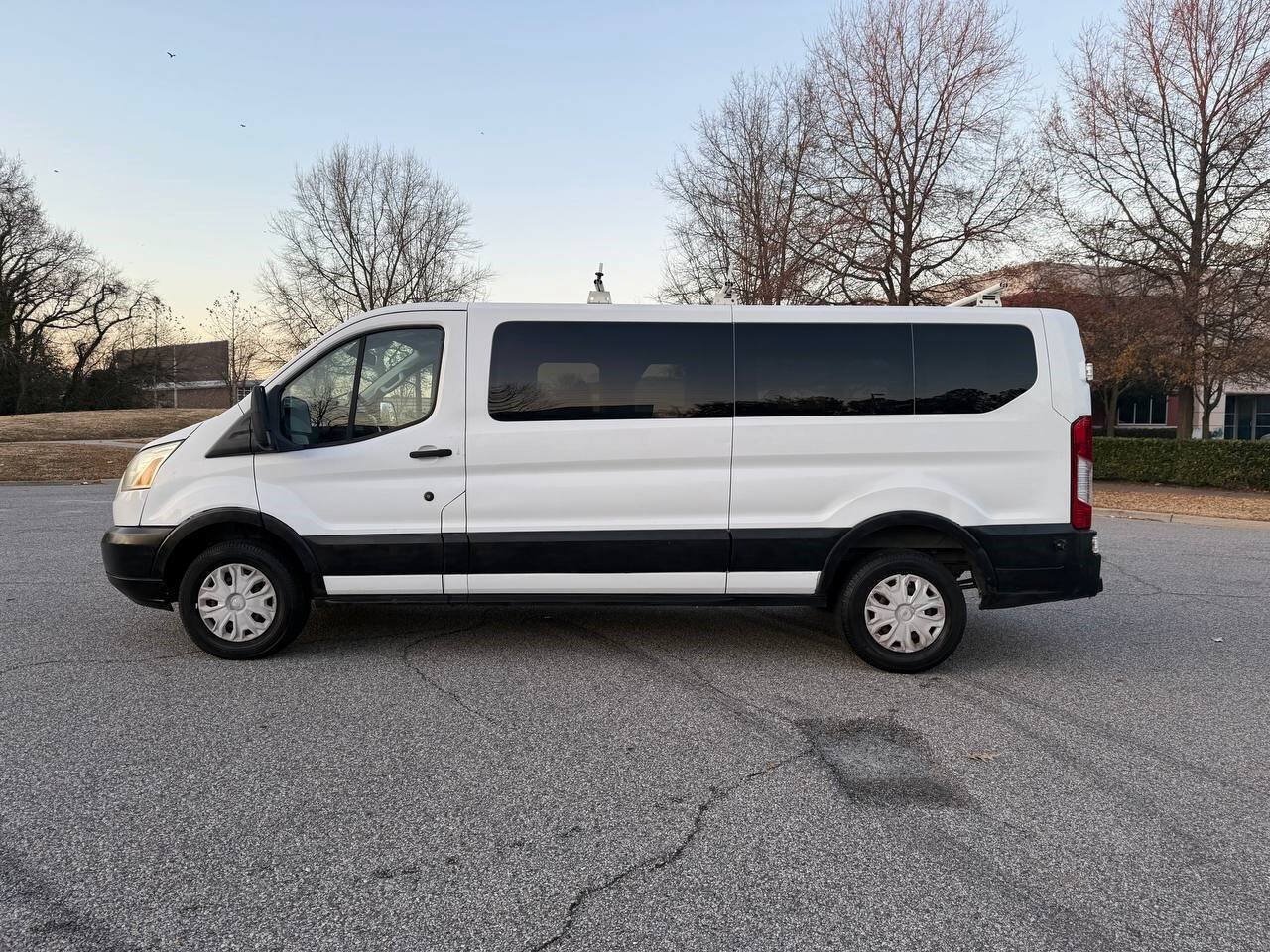 Used 2015 Ford Transit 350 XLT RWD image 2