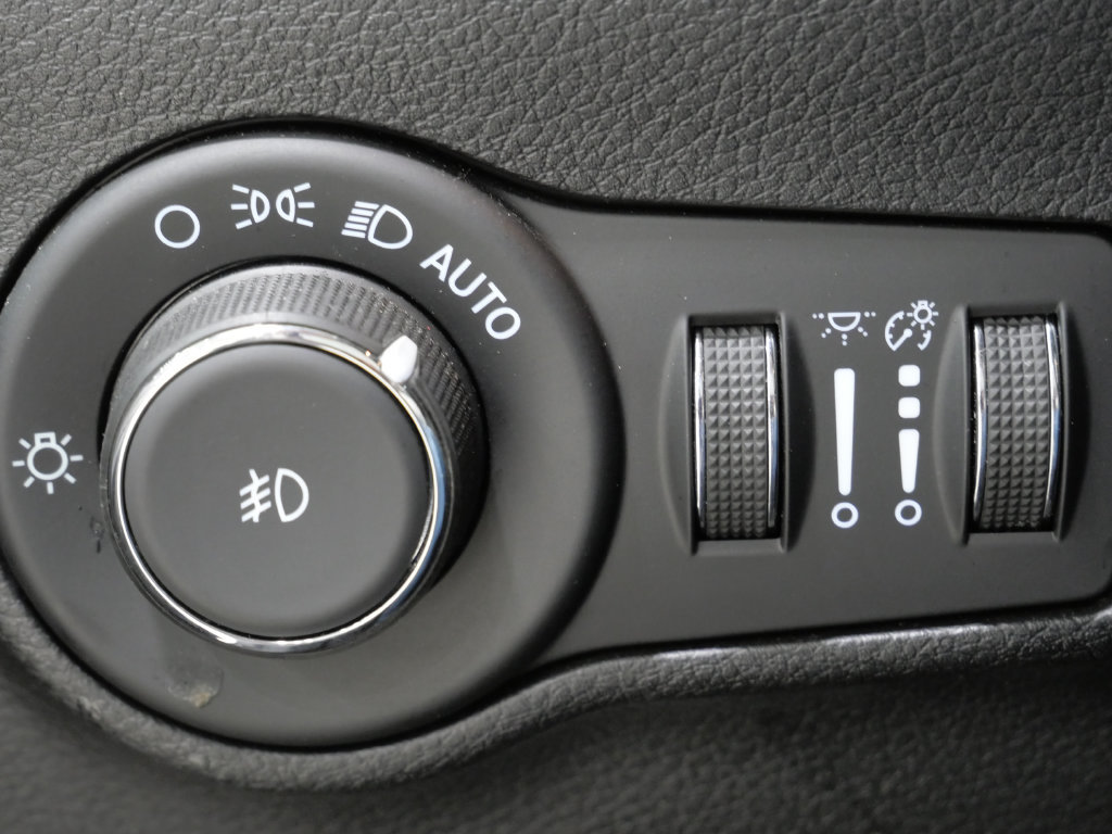 Used 2022 Jeep Compass Limited w/ Sun and Sound Group AWD/4WD image 15
