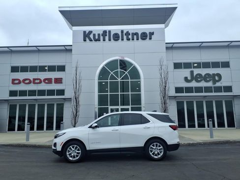 Used 2023 Chevrolet Equinox LT w/ Driver Convenience Package AWD/4WD image 1