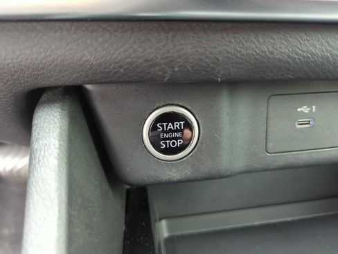 Certified 2021 Nissan Rogue SV FWD image 46