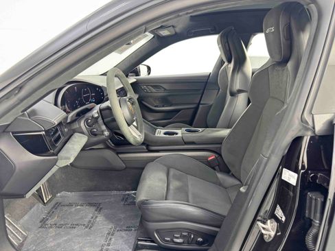 Used 2023 Porsche Taycan GTS image 17