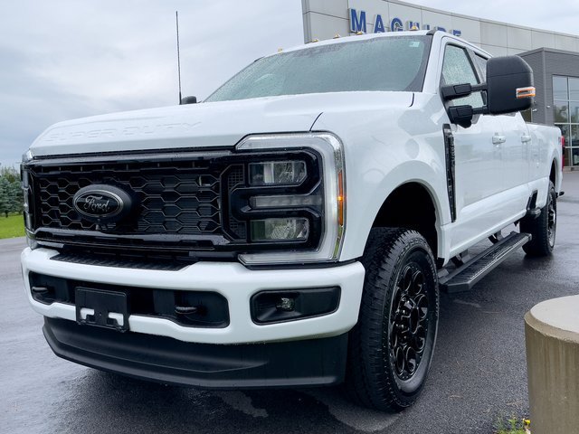 New 2026 Ford F250 XLT w/ XLT Premium Package AWD/4WD image 1