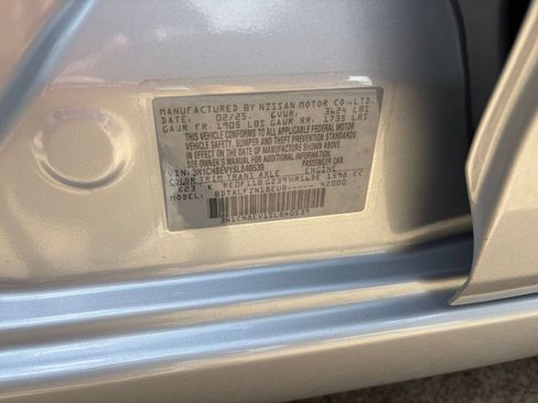 Used 2025 Nissan Versa SV FWD image 27